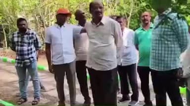 మహబూబ్ నగర్ అర్బన్: పట్టణంలోని 21 డివిజన్శ్రీనివాస కాలనీ పార్కులో పర్యటించిన మున్సిపల్ కమిషనర్