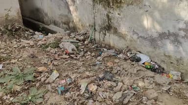 #रसूलाबाद विकास खंड परिसर के शौचालय में गंदगी का अंबार, जिम्मेदार बेपरवाह।