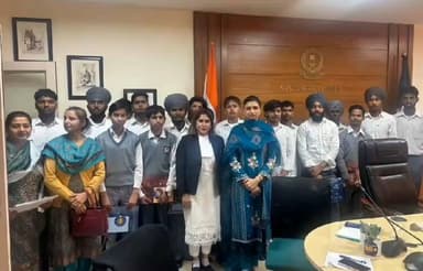 ਐਸਏਐਸ ਨਗਰ ਮੁਹਾਲੀ: ਸਾਡੇ ਬਜ਼ੁਰਗ ਸਾਡਾ ਮਾਣ ਤਹਿਤ ਬਜ਼ੁਰਗਾਂ ਦੇ ਅਧਿਕਾਰਾਂ ਅਤੇ ਡਿਜੀਟਲ ਸੁਰੱਖਿਆ ਬਾਰੇ ਜਾਗਰੂਕਤਾ ਸੈਮੀਨਾਰ ਕਰਵਾਇਆ ਗਿਆ