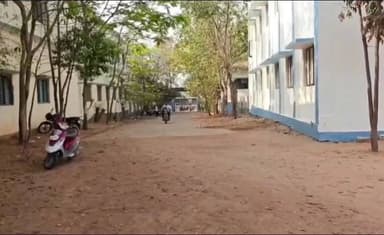 సిద్దిపేట అర్బన్: సిద్దిపేట: పరీక్ష సెంటర్ కి విద్యార్థిని చేర్చిన ఫోటో జర్నలిస్టు