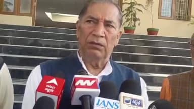 शामली: शंकराचार्य प्रकरण में ब्राह्मण समाज के लोग शामली कलेक्ट्रेट पहुंचे, राष्ट्रपति को भेजा ज्ञापन