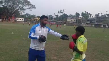 কৈলাশহর: আগরতলায় বক্সিংয়ে ঊনকোটির জয়জয়কার, স্বর্ণপদক জিতলেন কৈলাসহর গোলকপুর চা বাগানের সোহেল গৌর