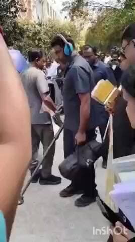 కోర్టుకు బాంబు బెదిరింపు తనిఖీలు నిర్వహిస్తున్న బాంబ్ స్క్వాడ్ సిబ్బంది