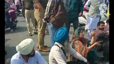 ਪਟਿਆਲਾ: ਪਟਿਆਲਾ ਦੇ ਪਿੰਡ ਰੋਂਗਲਾ ਚ ਹੋਏ ਬਜ਼ੁਰਗ ਮਹਿਲਾ ਦੇ ਕਤਲ ਮਾਮਲੇ ਨੂੰ ਲੈ ਕੇ ਅੱਜ ਪੀੜਿਤ ਪਰਿਵਾਰ ਵੱਲੋਂ ਫਾਰਚ ਚੌਂਕ ਉੱਤੇ ਕੀਤਾ ਗਿਆ ਪ੍ਰਦਰਸ਼ਨ