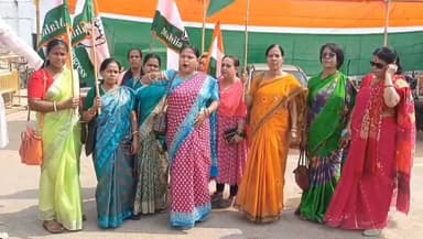 মোহনপুর: গুরগাঁও কাণ্ডে কেন্দ্রীয় স্বরাষ্ট্র মন্ত্রীর কুসপুতুল পড়িয়ে প্রতিবাদ মহিলা কংগ্রেসের রাজধানী আগরতলা