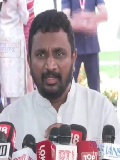 मुंबई: अजित पवार यांचा विमान अपघात हा घातपातच आहे, यावर मी सुरुवातीपासून ठाम आहे. ज्यांना हा घातपात वाटत नाही, अमोल मिटकरी