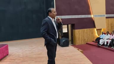 डीडवाना तहसीलदार ओमप्रकाश पटवारियों को उद्बोधन #live #viral #didwanajila #khabarfast #ras #miting