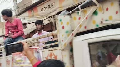 नवगछिया नगर से भागलपुर के मंदरोजा स्थित खाटू श्याम मंदिर के लिए निकली विशाल पैदल निशान शोभा यात्रा, इसमें शामिल श्याम भक...