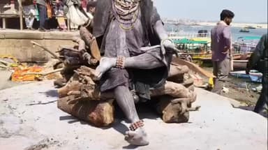 #वाराणसी: महाश्मशान हरिश्चंद्र घाट पर चिता भस्म की होली....
#news #up #varanasi #holifestival