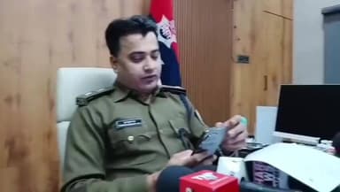 सिवान: मैरवा थाना क्षेत्र से वाहन चेकिंग के दौरान दो अभियुक्त गिरफ्तार, 12 मोटरसाइकिल बरामद, एसपी ने किया प्रेस कॉन्फ्रेंस