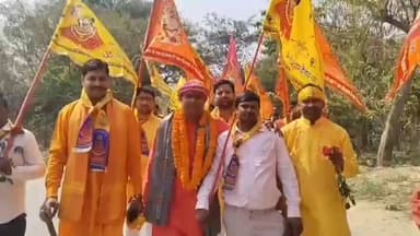 हर्रैया: खाटू श्याम जी की प्रथम निशान यात्रा में बड़ी संख्या में लोग शामिल हुए