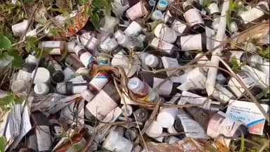 উদয়পুর: উদয়পুর ক্যানেল চৌমনি সংলগ্ন এলাকায় প্রচুর পরিমাণে ওষুধের প্যাকেট ও কফ এর সিরাপ পাওয়া যায়