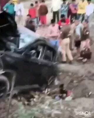 भाटपार रानी: सोहनपुर में पटेल चौराहे पर कार अनियंत्रित होकर पेड़ से टकराई, एक युवक की मौत, तीन घायल