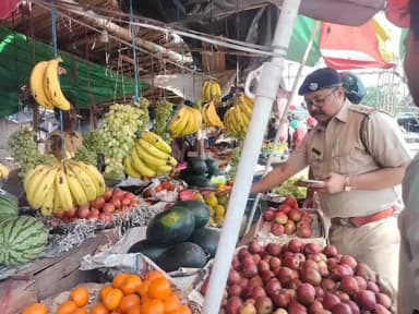 উলুবেড়িয়া ১: হাওড়া গ্রামীণ জেলা পুলিশের পক্ষ থেকে আমতা উলবেরিয়া ও পাঁচলা থানা এলাকার বাজারগুলি পরিদর্শন করলেন
