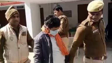 इकौना: गिलौला बाईपास से एक आरोपी गिरफ्तार, 400 ग्राम अवैध गांजा, बाइक और नकदी भी बरामद