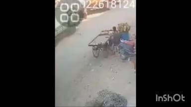 भिवंडी: डंपर खाली दुचाकी चिरडल्याने तरुणाचा जागीच मृत्यू, थरारक सीसीटीव्ही आला समोर