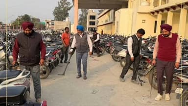 ਗੁਰਦਾਸਪੁਰ: ਗੁਰਦਾਸਪੁਰ ਬੱਸ ਅੱਡੇ ‘ਤੇ ਪੁਲਿਸ ਵੱਲੋਂ ਸਖ਼ਤ ਚੈਕਿੰਗ, ਲੋਕਾਂ ਨੂੰ ਸਹਿਯੋਗ ਦੀ ਅਪੀਲ