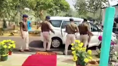 কাঞ্চনপুর: কাঞ্চনপুর টি এস আর ১৩নং ব্যাটালিয়নের কমান্ডেন্টের ভূমিকা পালন করল এক সপ্তম শ্রেণীর ছাত্র