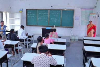 దుబ్బాక: మిరుదొడ్డి మండల కేంద్రంలోని తెలంగాణ ఆదర్శ పాఠశాలలో ఇంటర్ పరీక్ష నిర్వహణను పరిశీలించిన జిల్లా కలెక్టర్ హైమావతి