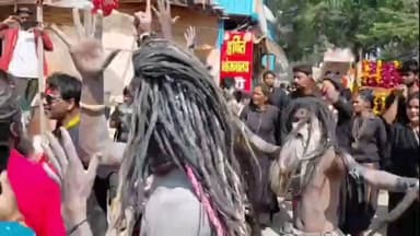 हरिद्वार: राख के रंग में रंगी आस्था: हरिद्वार में किन्नर अखाड़े की अनोखी मसान होली