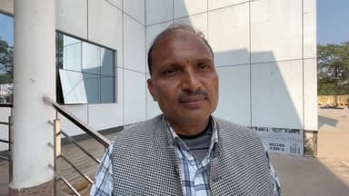 Mau : घर पर हुई मीटिंग से क्यों मचा सियासी शोर? बुनकर नेता का तंज बना चर्चा का विषय। #maunews
#MAU #मऊ #बुनकर #nagarpa...