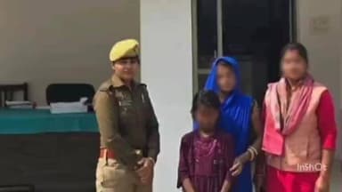 नौतनवा: नौतनवा में लावारिस मिली 6 वर्षीय बालिका को मिशन शक्ति टीम ने परिजनों को सौंपा