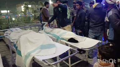 सत्तर कटैया: वीर थाना क्षेत्र में कार और बुलेट की टक्कर, दो की मौत, मौके पर पहुंची पुलिस