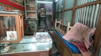 মোহনপুর: এক রাতে মোহনপুর বাজারে তিনটি দোকানে চুরি