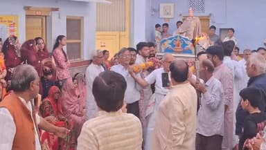 ब्रह्मोत्सव में चीर लीला प्रणह कलह लीला का वर्णन #live #viral #bhagwan #vishanu #laxmimata #news