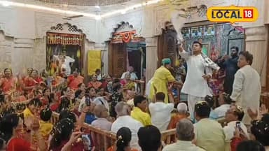 एमपी के बुरहानपुर के इस मंदिर में महिलाएं पुरुषों पर लठ बरसा कर बनाती है होली का पर्व जानिए क्या है मान्यता #reel #burha...