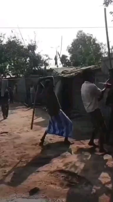 पोठिया: पोठिया के छत्तरगाछ में बच्चों के विवाद में दो परिवारों के बीच मारपीट, वीडियो वायरल