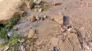 Bari nagarpalika chetra ki colony baai ka baag NH 11b ke nikat colony ke andar ka road m jal bharav ho raha h