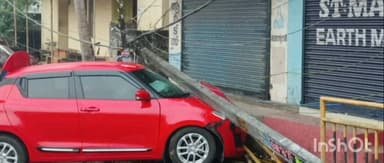 റാന്നി: റാന്നി പോസ്റ്റാഫീസിന് സമീപം നിയന്ത്രണം വിട്ട കാർ വൈദ്യുത പോസ്റ്റിൽ ഇടിച്ച് അപകടം