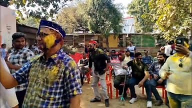 #अलीगढ़ तहसील बार एसोसिएशन के होली मिलन समारोह मे बार बालाओ ने लगाए ठुमके, वीडियो सोशल मीडिया पर वायरल,जिससे अधिवक्ताओं ...