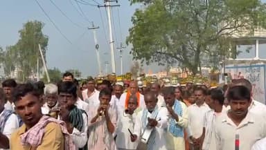 ముధోల్: భైంసా మండలం కామోల్ గ్రామంలో మహా పోచమ్మ ఆలయ మూడవ వార్షికోత్సవం సందర్భంగా అమ్మవారికి బోనాలు సమర్పణ