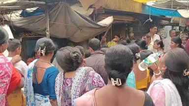 ঢেকিয়াজুলি ভাগ: ধৰ্ষণকাৰীক গ্ৰেপ্তাৰ নকৰালৈকে ঢেকীয়াজুলিৰ ফলৰ দোকান বন্ধ কৰাৰ দাবী মহিলাৰ