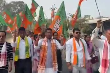 বইটামাৰী: বইটামাৰীত বিজেপিৰ জন সৰ্ম্পক অভিযান লগত সংগতি ৰাখি উলিওৱা পথ যাত্ৰাত অংশগ্ৰহণ কৰে বিজেপিৰ ৰাজ্যিক যুৱ মৰ্চাৰ উপ সভাপতিয়ে