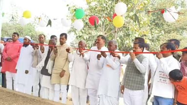 चकिया: मड़ईपुर में सजे अखाड़े में गूंजा जोश, विराट दंगल व गदा-नाल प्रतियोगिता में दिखा दमखम