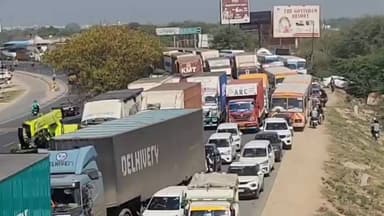 मथुरा: राष्ट्रीय राजमार्ग छटीकरा पर श्रद्धालु और ग्रामीणों के लिए जाम बना बड़ा मुद्दा, प्रशासन नाकामयाब