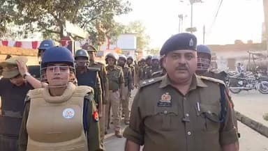 #बहराइच पुलिस होली के मद्देनजर सड़क पर उतरी सुरक्षा का दिलाया एहसास।
#bahraich #BahraichPolice #Bahraichnews #policeoff...