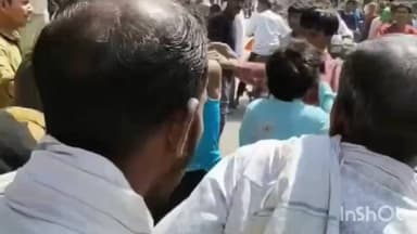 जलालाबाद: 12 पत्थर चौराहे पर मारपीट का वीडियो आया सामने, दो लोग घायल, मोटरसाइकिल की टक्कर के बाद हुआ था विवाद