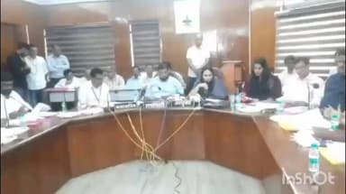 नाशिक: नाशिक महानगरपालिका स्थायी समिती अंदाजपत्रक संदर्भात पत्रकार परिषद