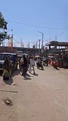 लोहावट: फलोदी जिले के आऊ कस्बे में होली पर्व पर बाजारों में इस बार रौनक फीकी रही