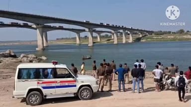 कालपी: कालपी में यमुना नदी में उतराता मिला अज्ञात महिला का शव, इलाके में फैली सनसनी, पुलिस ने शव को पोस्टमार्टम के लिए भेजा