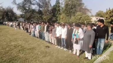 कोल: AMU के स्टूडेंट यूनियन हॉल ग्राउंड में अयातुल्ला खामेनेई की नमाज़-ए-जनाज़ा अदा की गई, डोनाल्ड ट्रंप का फोटो जलाने का प्रयास