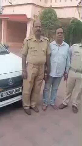 ଭୁବନେଶ୍ବର ମ୍ୟୁନିସିପାଲଟି କର୍ପୋରେସନ: ଅଭିଯୋଗକାରୀ ଙ୍କ ଗାଡି ଚୋରି କରିନେବା ଘଟଣା, କେଶରୀ ହୋଟେଲ ନିକଟରୁ ଅଭିଯୁକ୍ତ ଡ୍ରାଇଭର କୁ ଗିରଫକଲା ପୋଲିସ