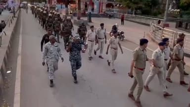 कवर्धा: होली से पहले कबीरधाम पुलिस ने कवर्धा शहर में जिला स्तरीय फ्लैग मार्च किया, हुड़दंगियों को दी सख्त चेतावनी