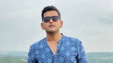 પલસાણા: પલસાણાના ફોટોગ્રાફર અને મિત્રને ટેન ગામે કારે અડફેટે લેતા ગંભીર ઇજા પામતા સુરત હોસ્પિટલ ખસેડયો