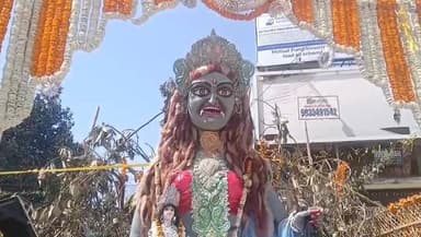 वाराणसी में चंद्रग्रहण के कारण दो दिन होलिका दहन, दुर्गा मंदिर की होलिका बनी आकर्षण का केंद्र