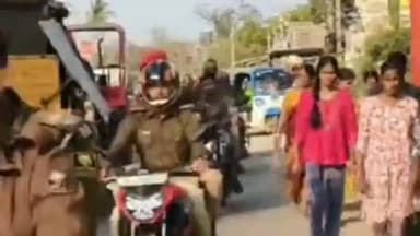 पीरपैंती: पीरपैंती थाना पुलिस का फ्लैग मार्च, होली और रमजान पर भाईचारा बनाए रखने की अपील, हुड़दंगियों पर होगी कार्रवाई